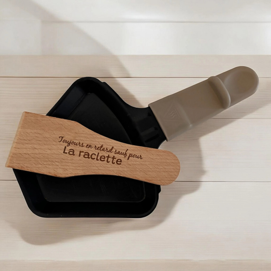 Spatule à raclette en bois personnalisée avec gravure