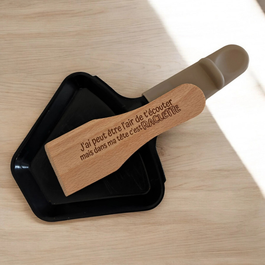 Spatule à raclette en bois personnalisée avec gravure