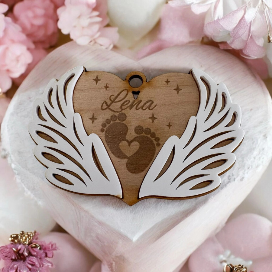 Plaque hommage ange personnalisée – cœur gravé et ailes d’ange blanches, souvenir pour bébé envolé