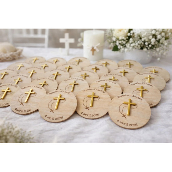 Magnet baptême et communion personnalisé – Croix dorée 5 cm