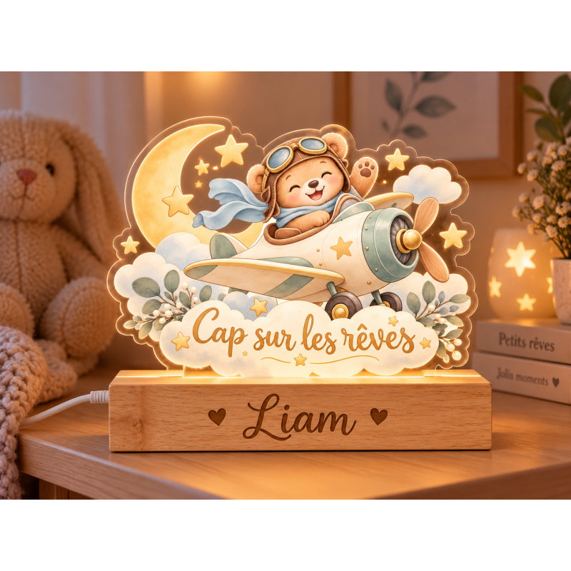 Veilleuse enfant personnalisée avec petit ourson pilote en avion, lune et étoiles, lampe LED décorative Cap sur les rêves.