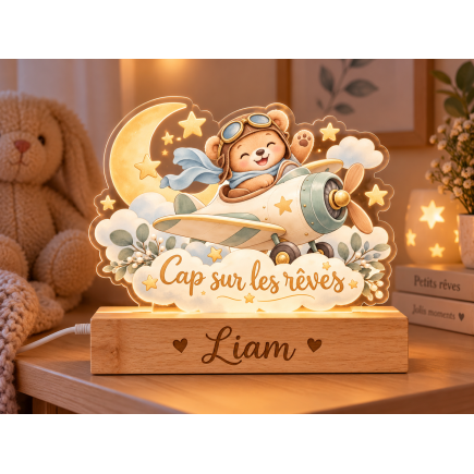 Veilleuse enfant personnalisée avec petit ourson pilote en avion, lune et étoiles, lampe LED décorative Cap sur les rêves.
